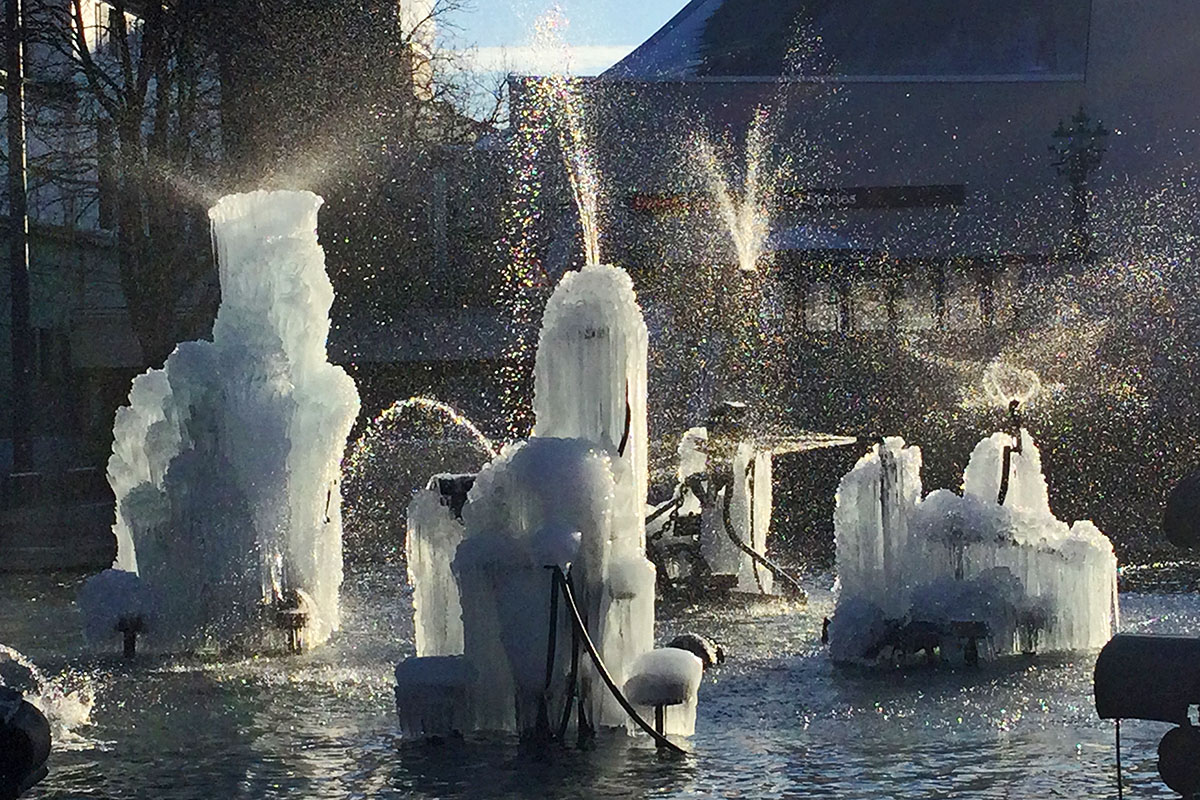 Ice on Jean Tinguely’s Carnival Fountain (1)